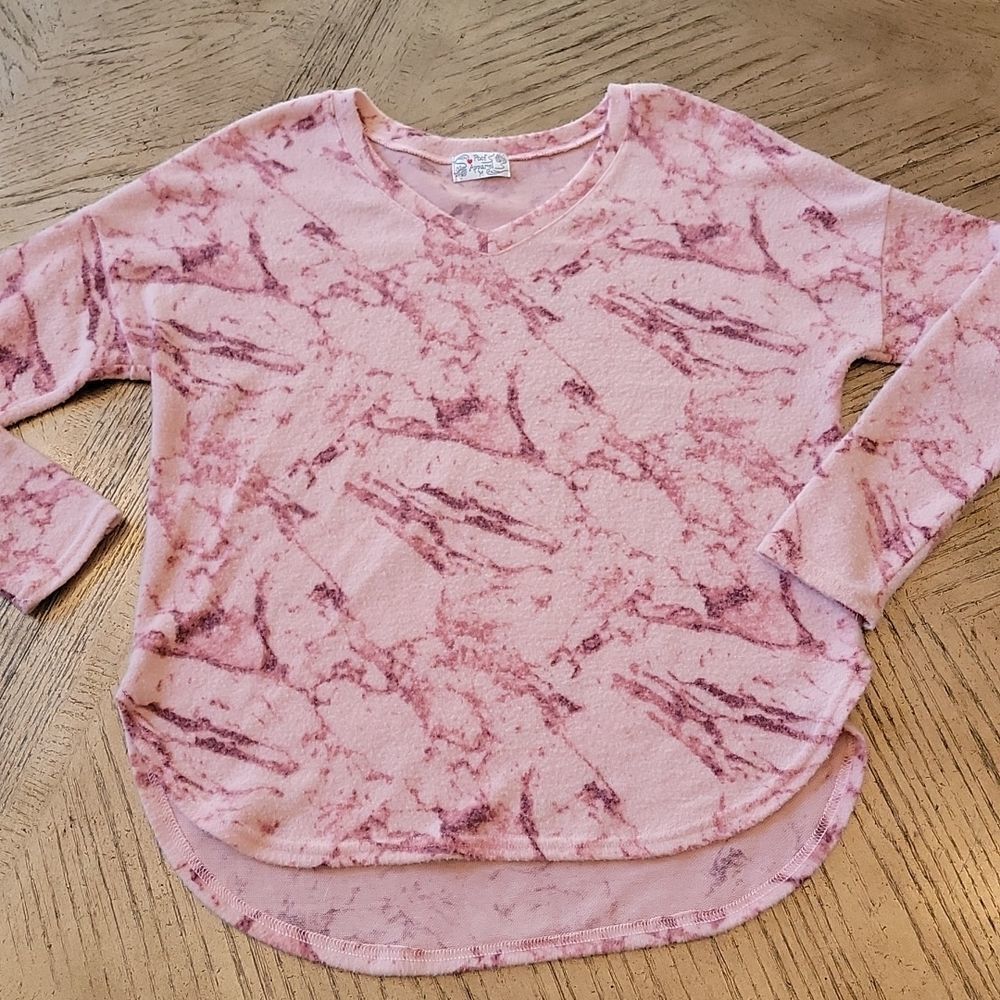 Pink Tie dye cozy size M vneck sweater top 💝